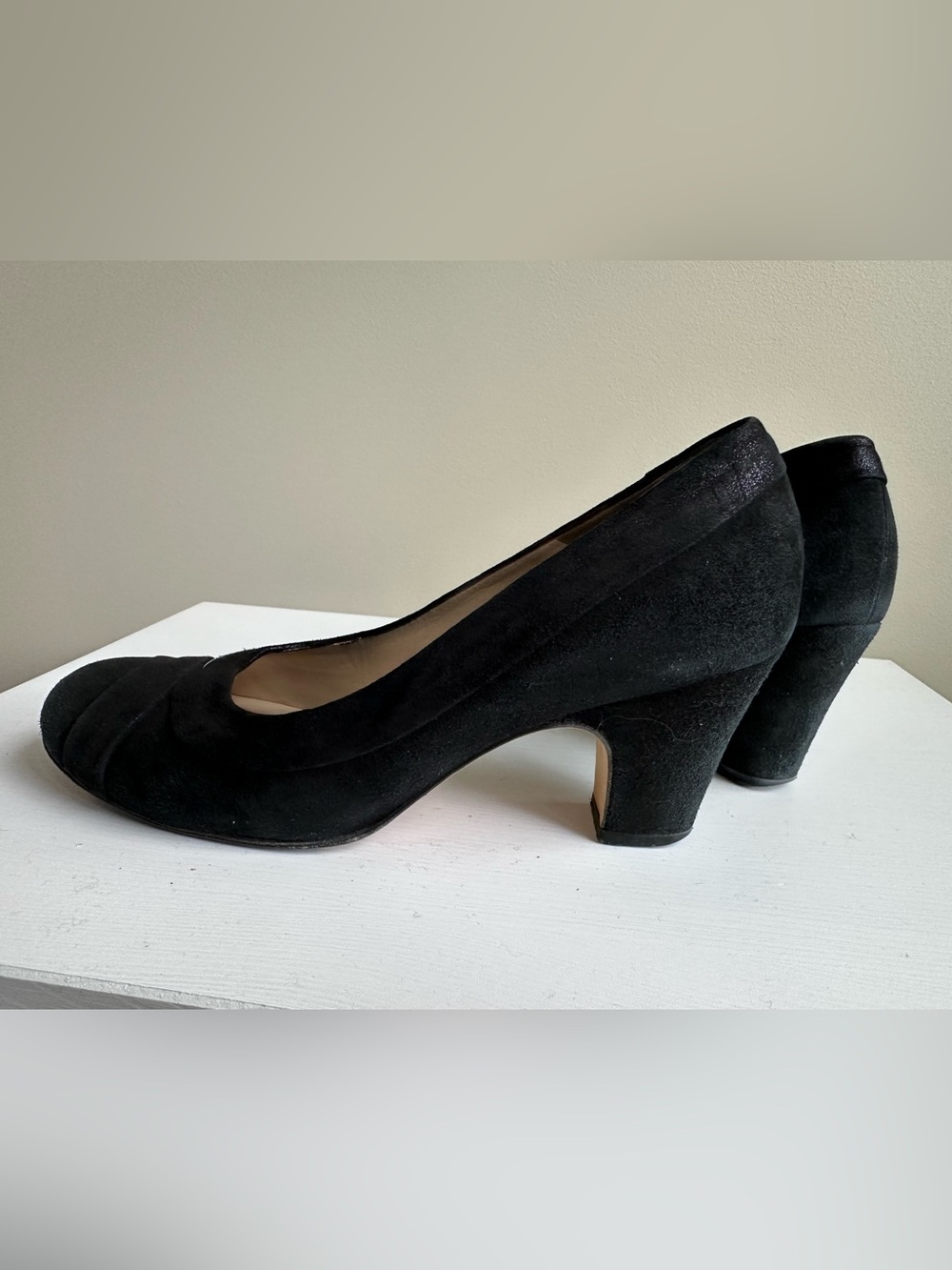Taryn Rose Classic Black Suede Mid-Heel Pumps - Made in Italy 8
